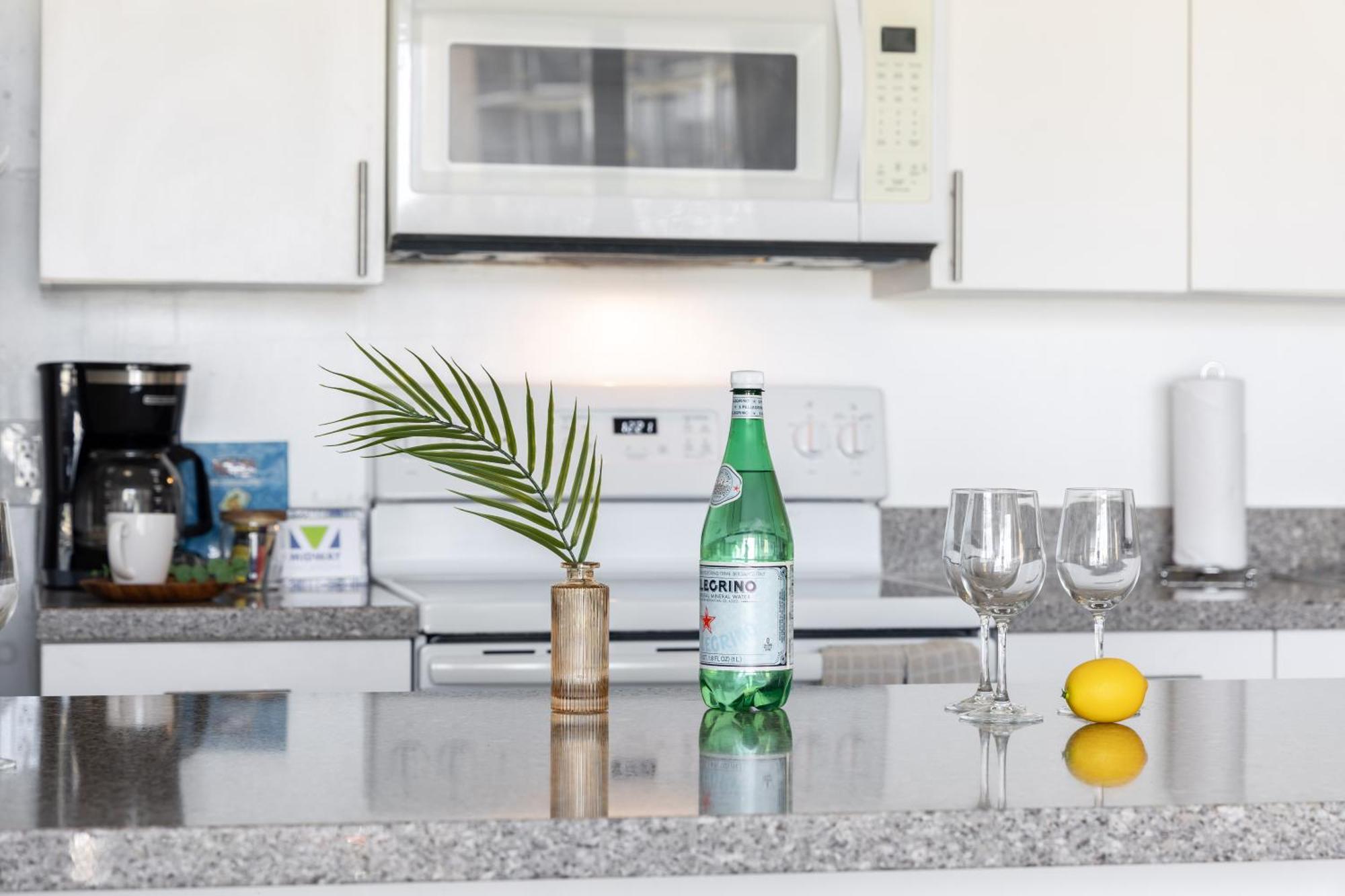 Aloha Vibes With Ocean Views, Near Beach & Parking! Honolulu Buitenkant foto
